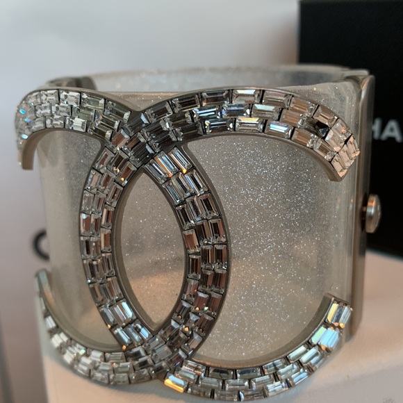 CHANEL 🤍 Rare Sparkle Bling Lucite Emerald Cut Crystal Cuff CC Logo Bracelet 🦄 - Picture 4 of 16